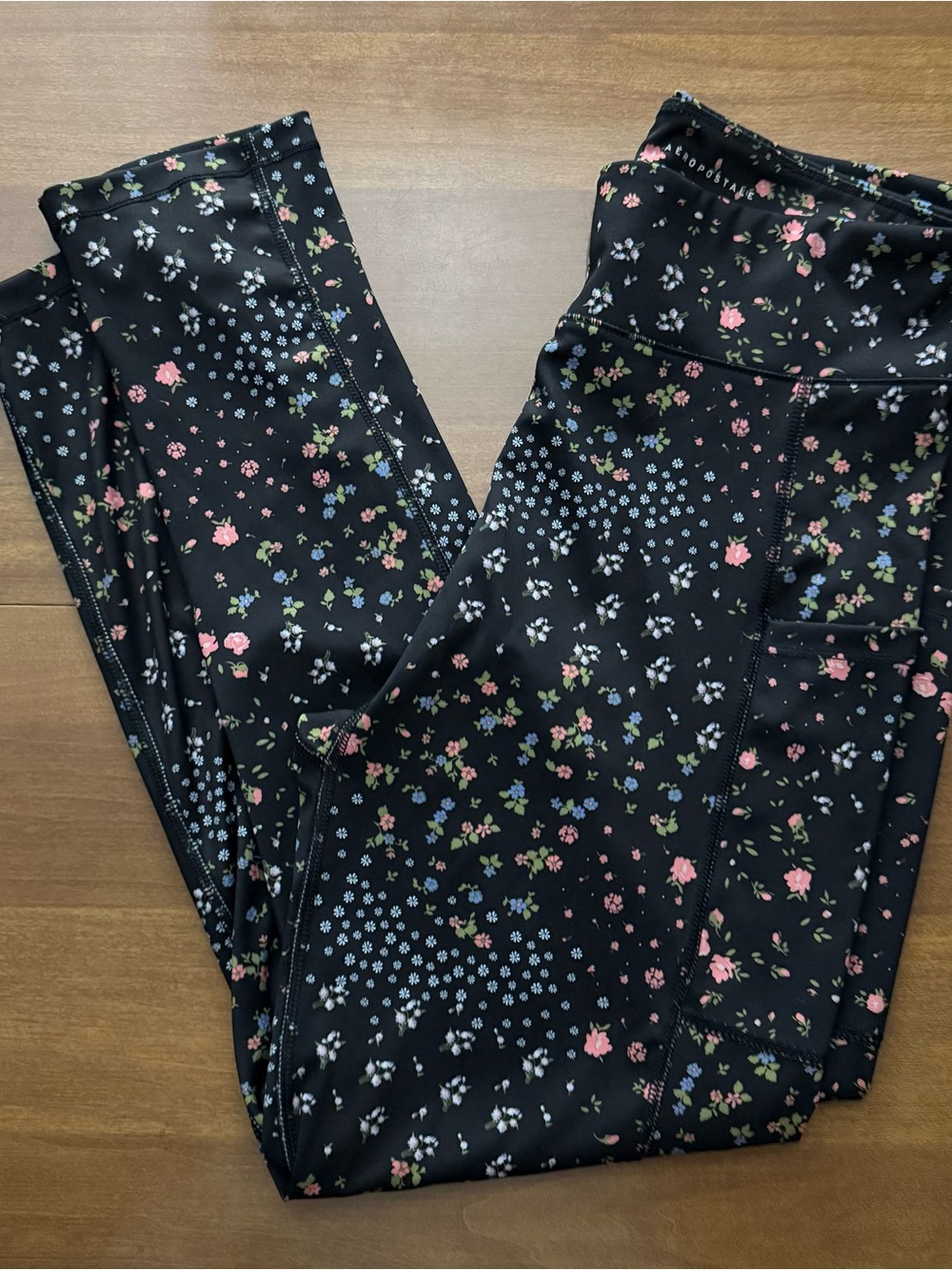 Aeropostale Black Floral Athletic Leggings